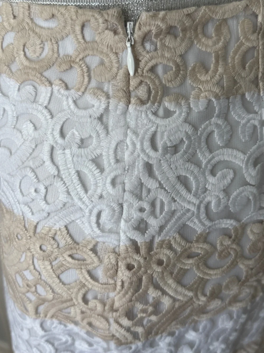 NWT WHITE HOUSE BLACK MARKET 8 STRIPED LACE PENCIL SKIRT WHITE TAN $110